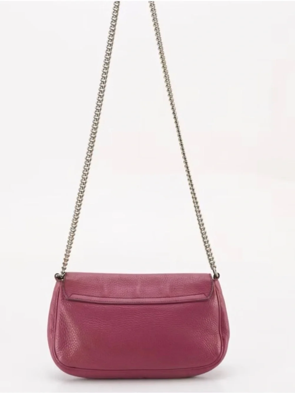 Gucci Soho Flap Chain Link Crossbody Bag in Magenta Leather